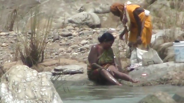 उभयलिंगी लड़कियां चाटना ऊपर के बाद सेक्सी डाउनलोड हिन्दी घर के बाहर तीन प्रतिभागियों का सम्भोग