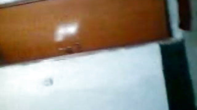 एड्रियाना हिंदी पोर्न मूवी की तरह एक घेंटा