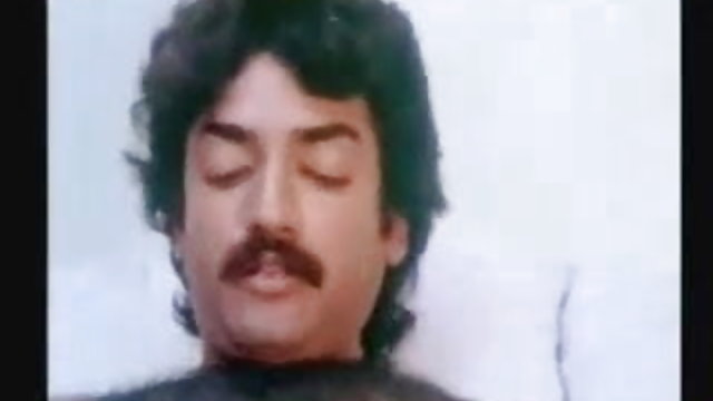 व्यान भावुक xsex वीडियो हो जाता है, जबकि एकल