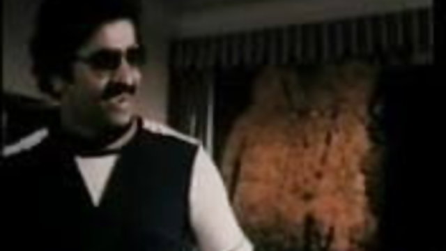 दो नकली पुलिस कमबख्त विदेशी सेक्सी वीडियो बेब द्वारा कार