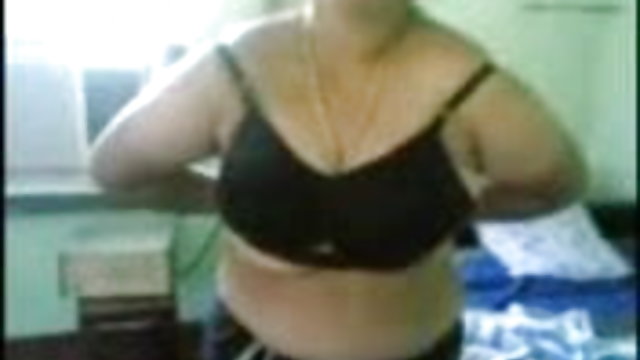 गुलाबी विशाल इंडियन सेक्स मूवी के लिए एलेक्सिस प्यार में पोशाक