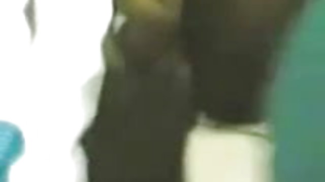 ६९-साल पुराने रिसाव सलाखों indin sexvideo के पीछे मज़ा