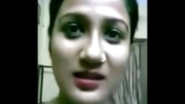 गर्म लोलिता xxxsex कॉम में स्कूल वर्दी उंगलियों के सींग का बना हुआ योनी