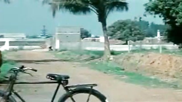 80 के दशक की शैली सेक्स बफ विडियो में समुद्र तट