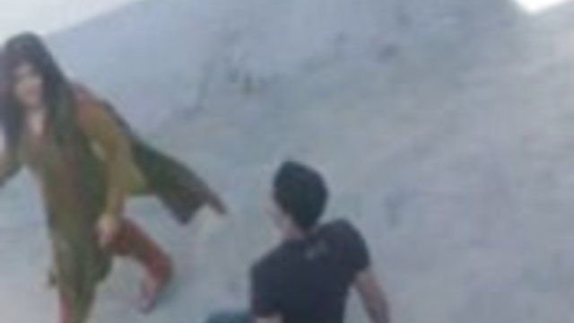 खाल उधेड़नेवाला पोरन विडियो के लिए पैसे