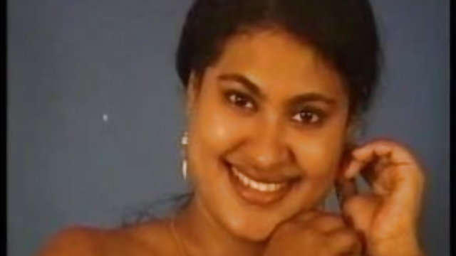 सेक्स से पहले, सेक्सी सेक्सी पिक्चर वहां मिठाई छेद में एक प्लग है