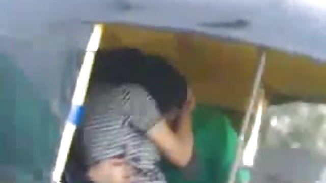 लेस्बियन लड़कियां है हिंदी हिंदी सेक्सी ट्रॉम सड़क पर